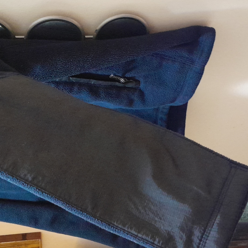 Gap Pullover - image 2